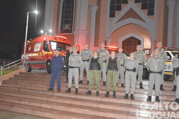 BM e Bombeiros de FW realizam homenagem a sargento morto em Caxias