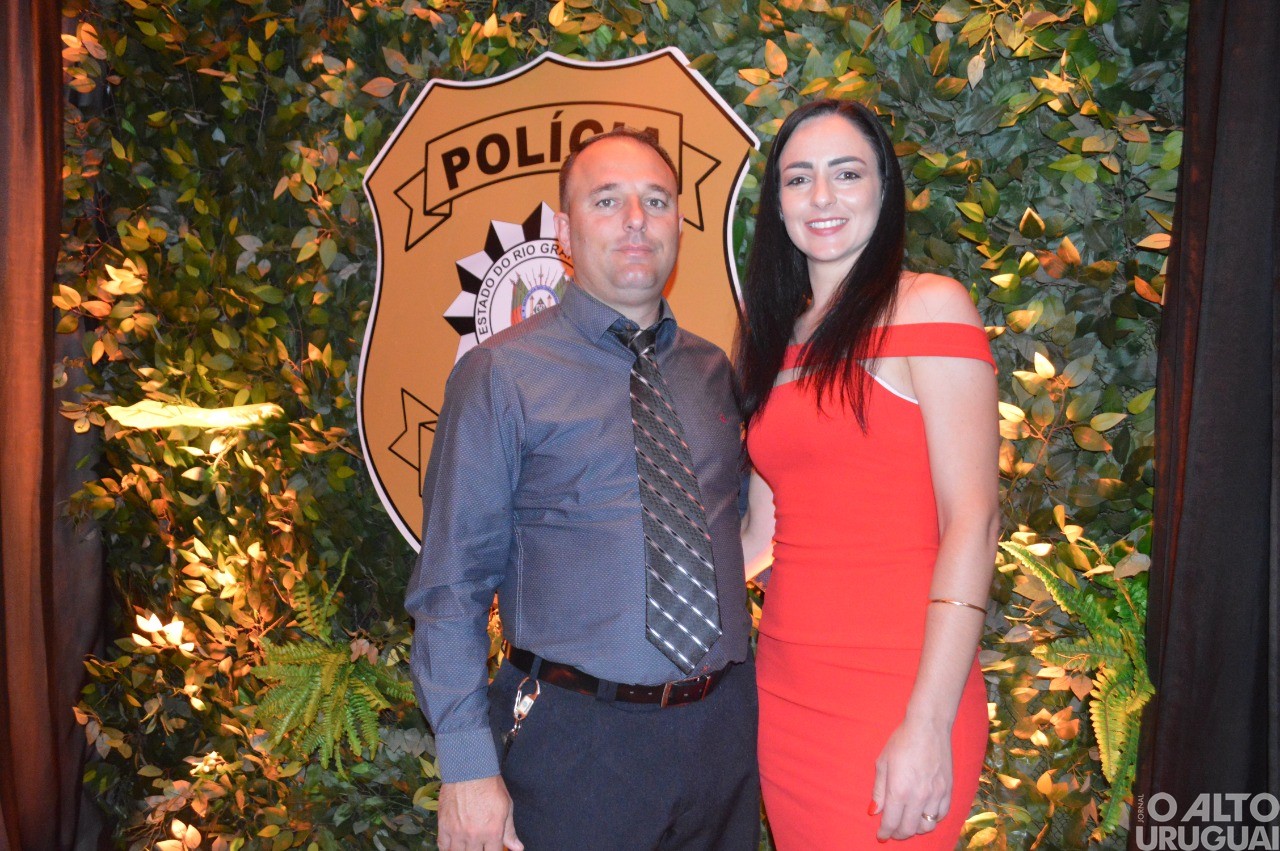 Baile Golden Night da 14ª DRPI homenageia parceiros da Polícia Civil na região