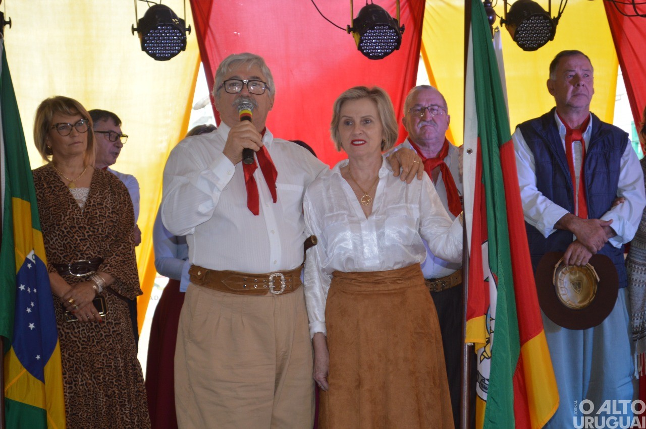 Desfile Farroupilha encerra festejos de FW