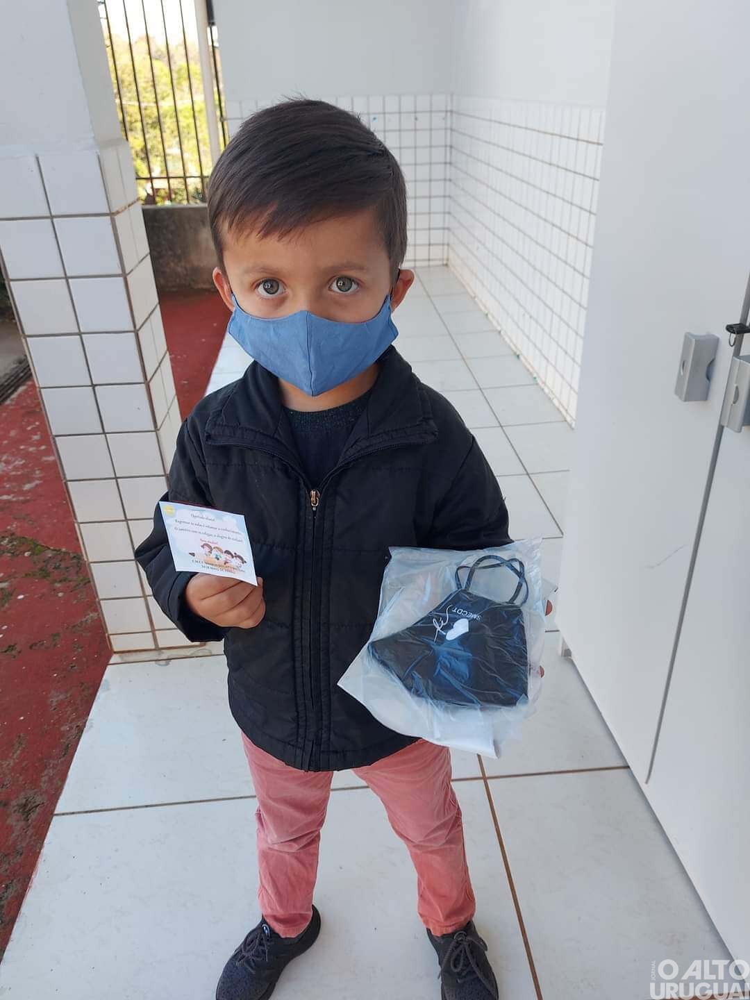 Escolas retomam atividades presenciais