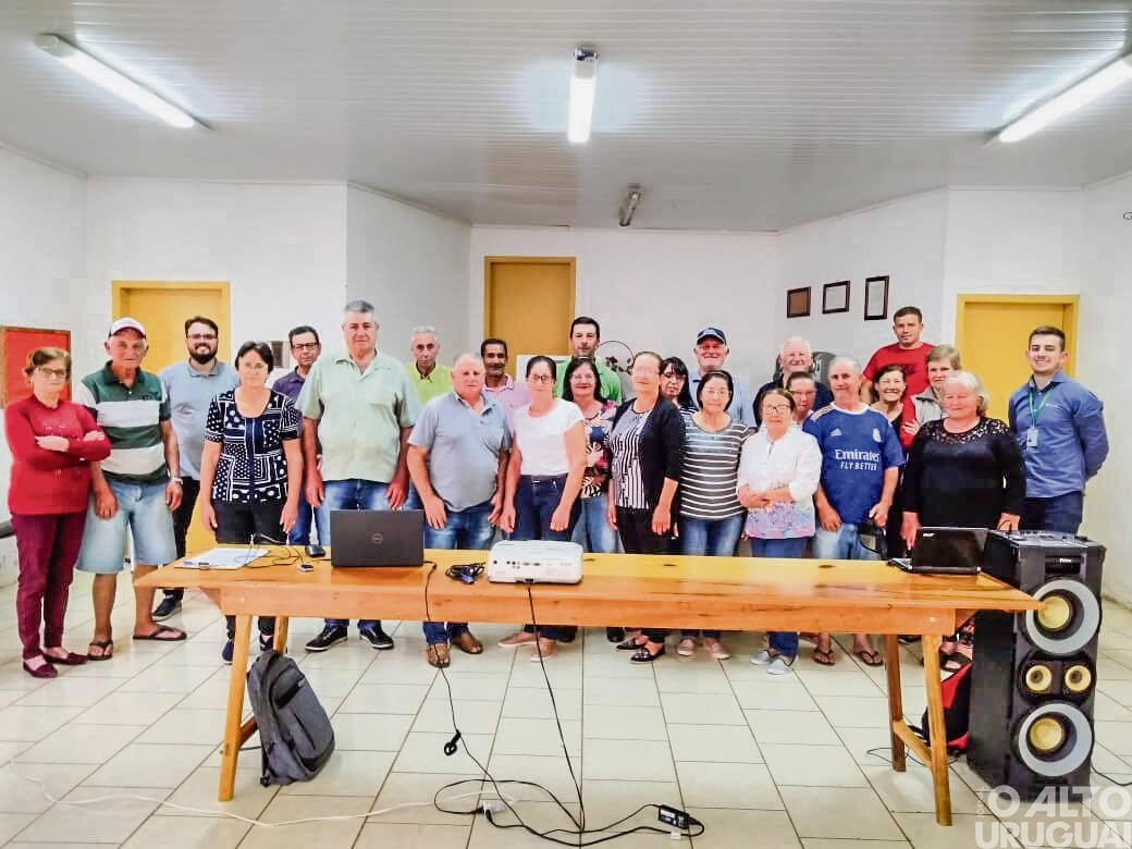 Cras de Novo Tiradentes realiza ação com grupos da terceira idade