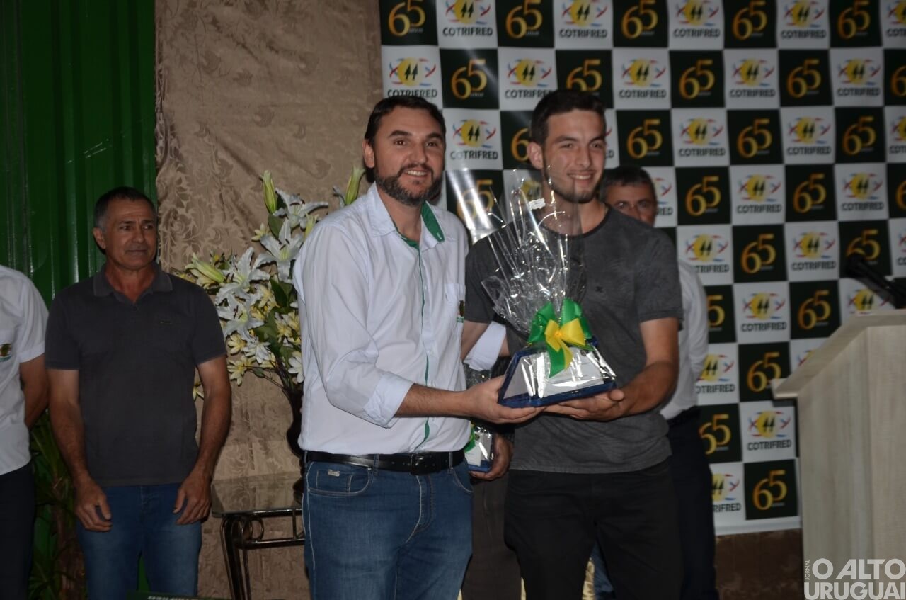 Cotrifred celebra nova unidade de recebimento de grãos em Iraí