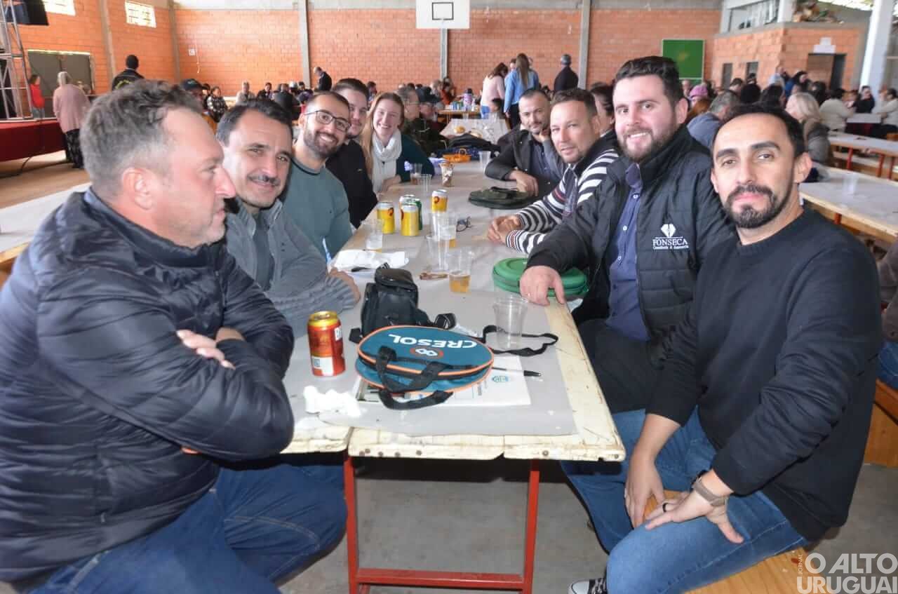 Festa popular reúne grande público em comemoração aos 56 anos de Palmitinho