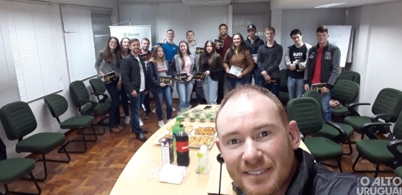 Líder Jovem e Sicredi Mulher iniciam novas turmas em 2022