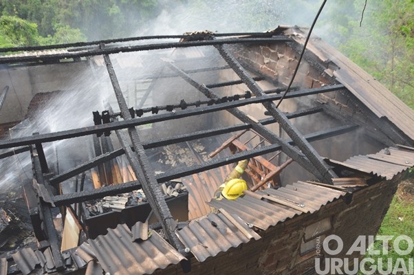 FW: Bombeiros atendem mais um incêndio em residência
