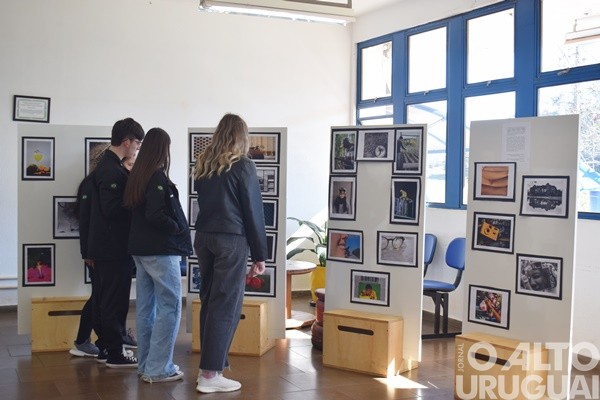 Fotografias produzidas por alunos são expostas na UFSM/FW