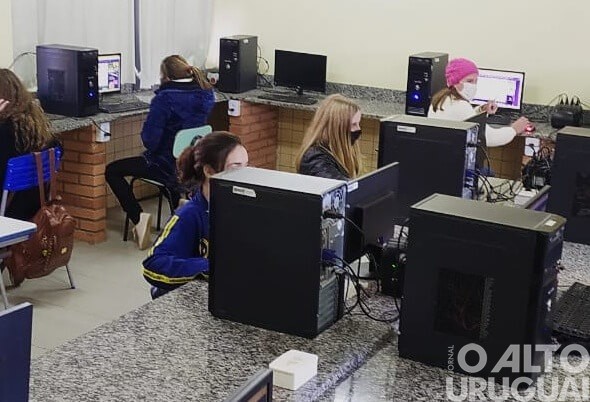 Alunos destaques são contemplados com curso do projeto Educa Seberi