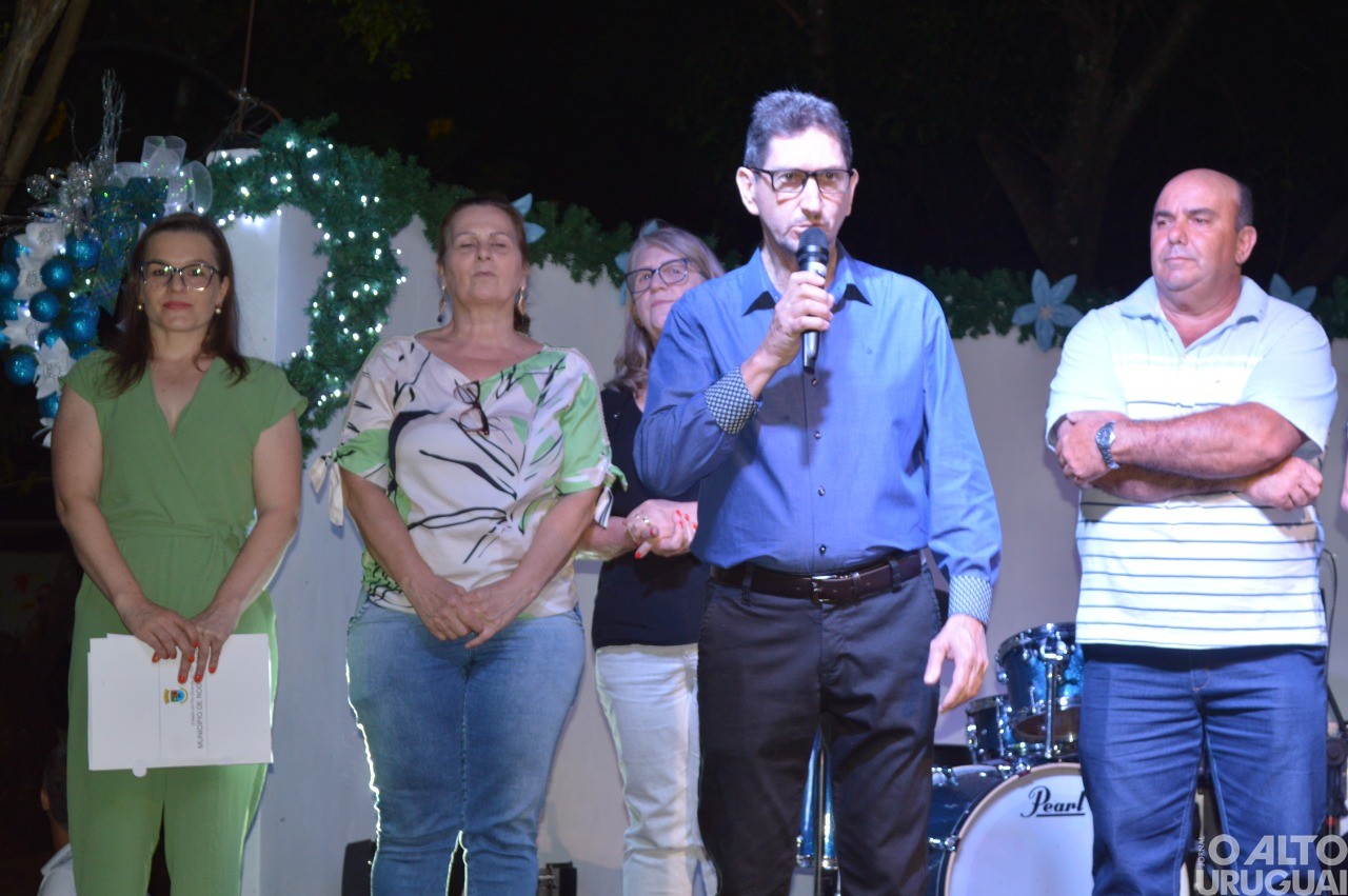 Acendimento de luzes marca a abertura do Natal em Rodeio Bonito