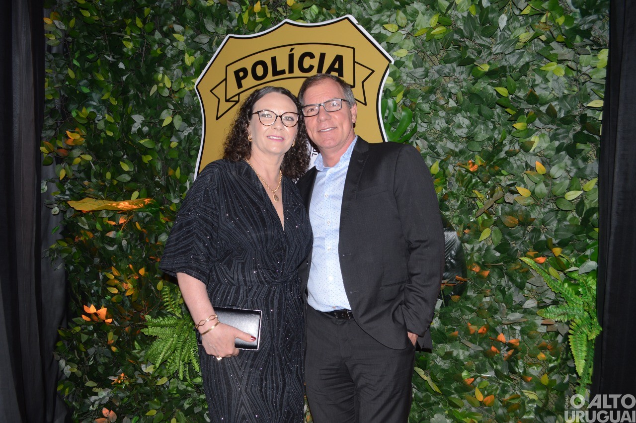 Baile Golden Night da 14ª DRPI homenageia parceiros da Polícia Civil na região
