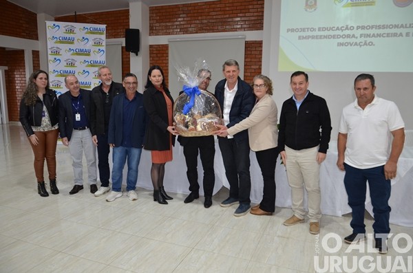 Cimau e Codemau assinam contrato de R$ 554 mil para capacitação de jovens