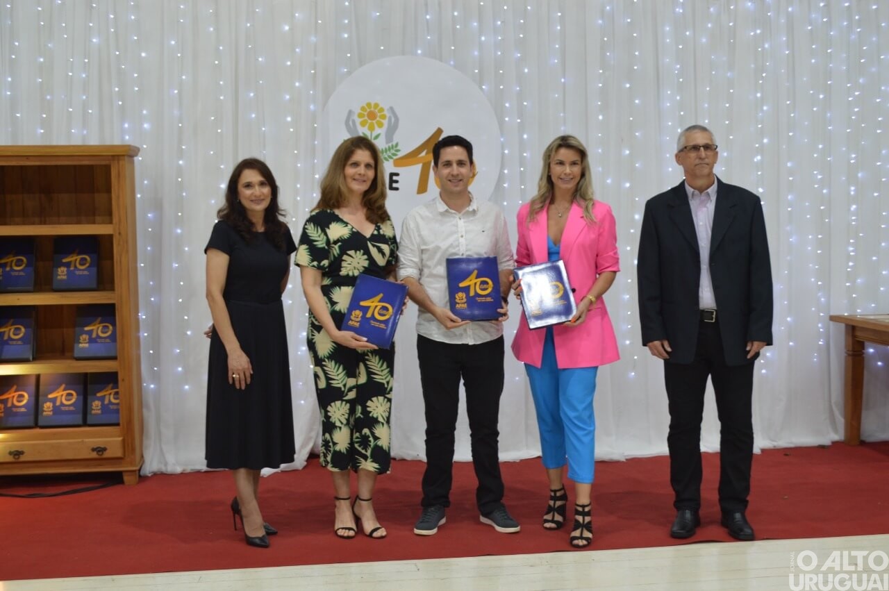 Jantar marca 40 anos da Apae-FW