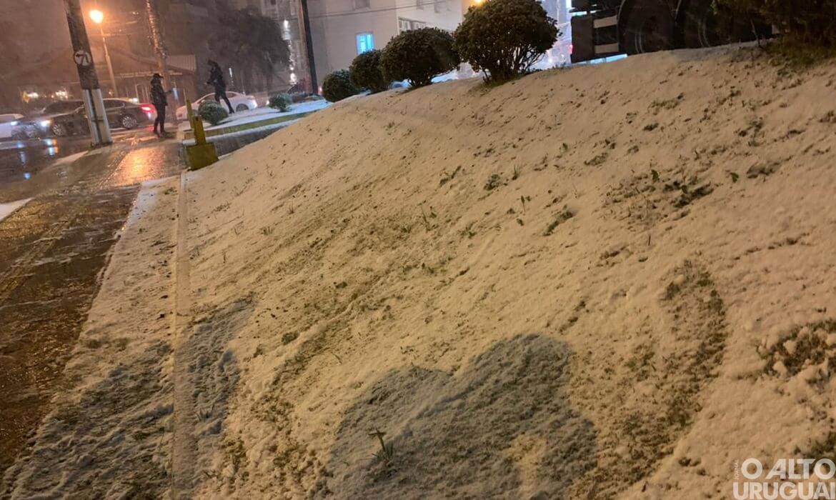 Cidades do RS registram neve nesta quarta-feira