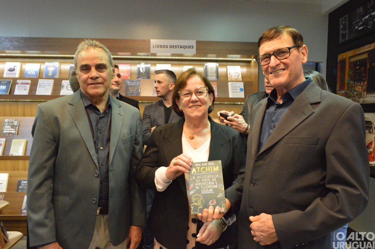 Médico Jorge Alan Souza recebe convidados para lançamento de seu livro