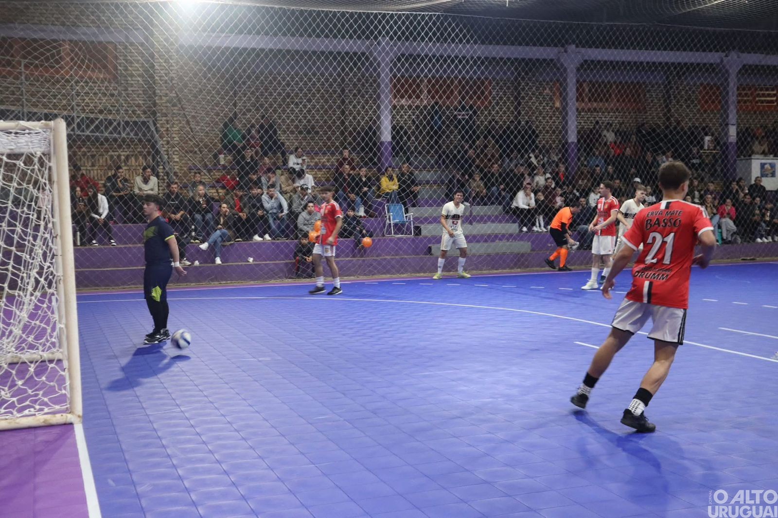 Ginásio de Ametista do Sul recebe melhorias na quadra esportiva