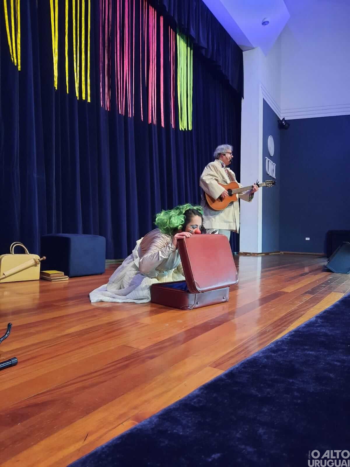 Escola Afonso Pena promove peça teatral comemorativa aos seus 60 anos