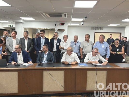 Prefeito de Seberi participa de apresentação de projetos à bancada gaúcha