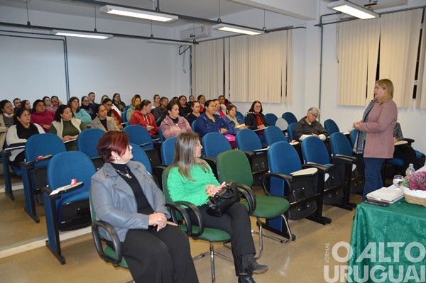 IFFar-FW inicia curso para produtoras de derivados do leite