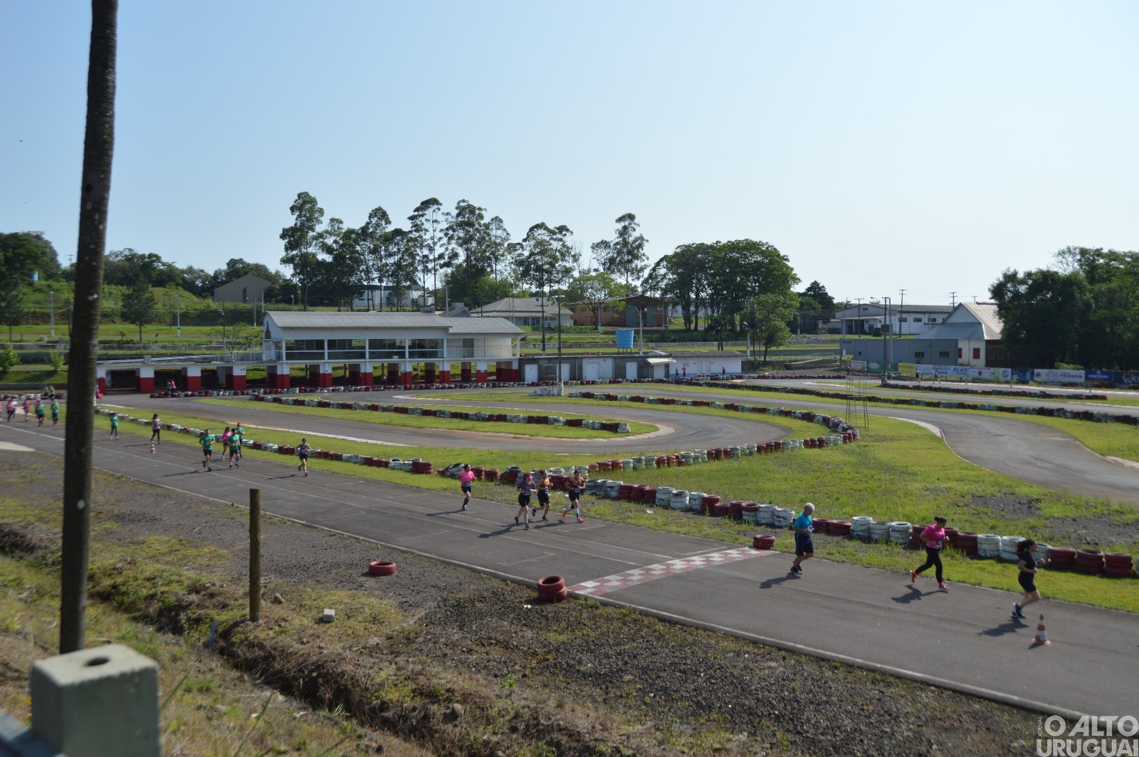 Rústica da Longevidade/Outubro Rosa reúne atletas de toda a região em FW