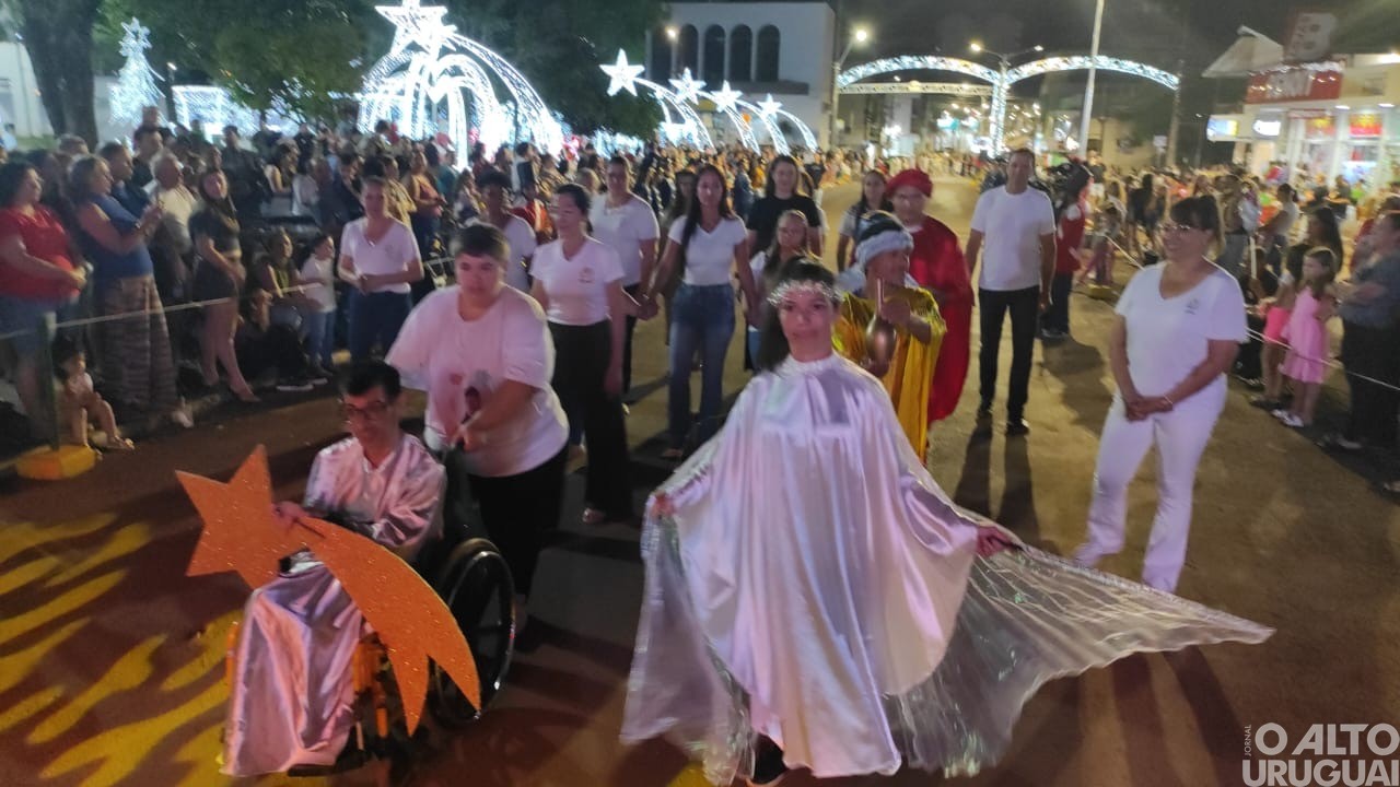 2º Magia do Natal de Seberi surpreende o público com desfile natalino e chegada do Papai Noel