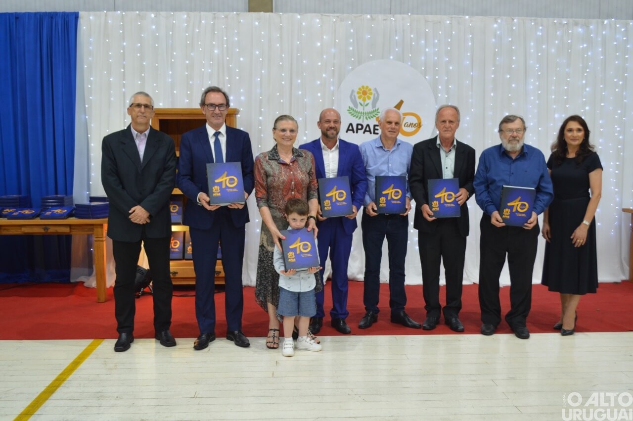 Jantar marca 40 anos da Apae-FW