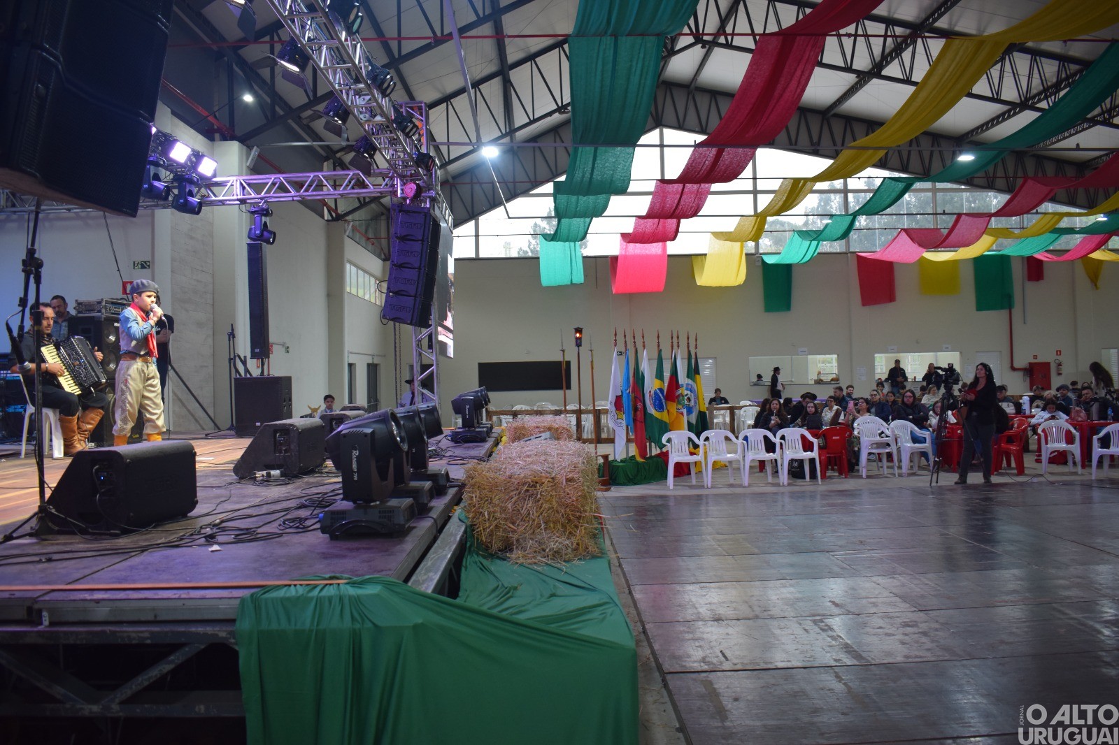 9º Canto do Barril encanta público durante Semana Farroupilha de FW