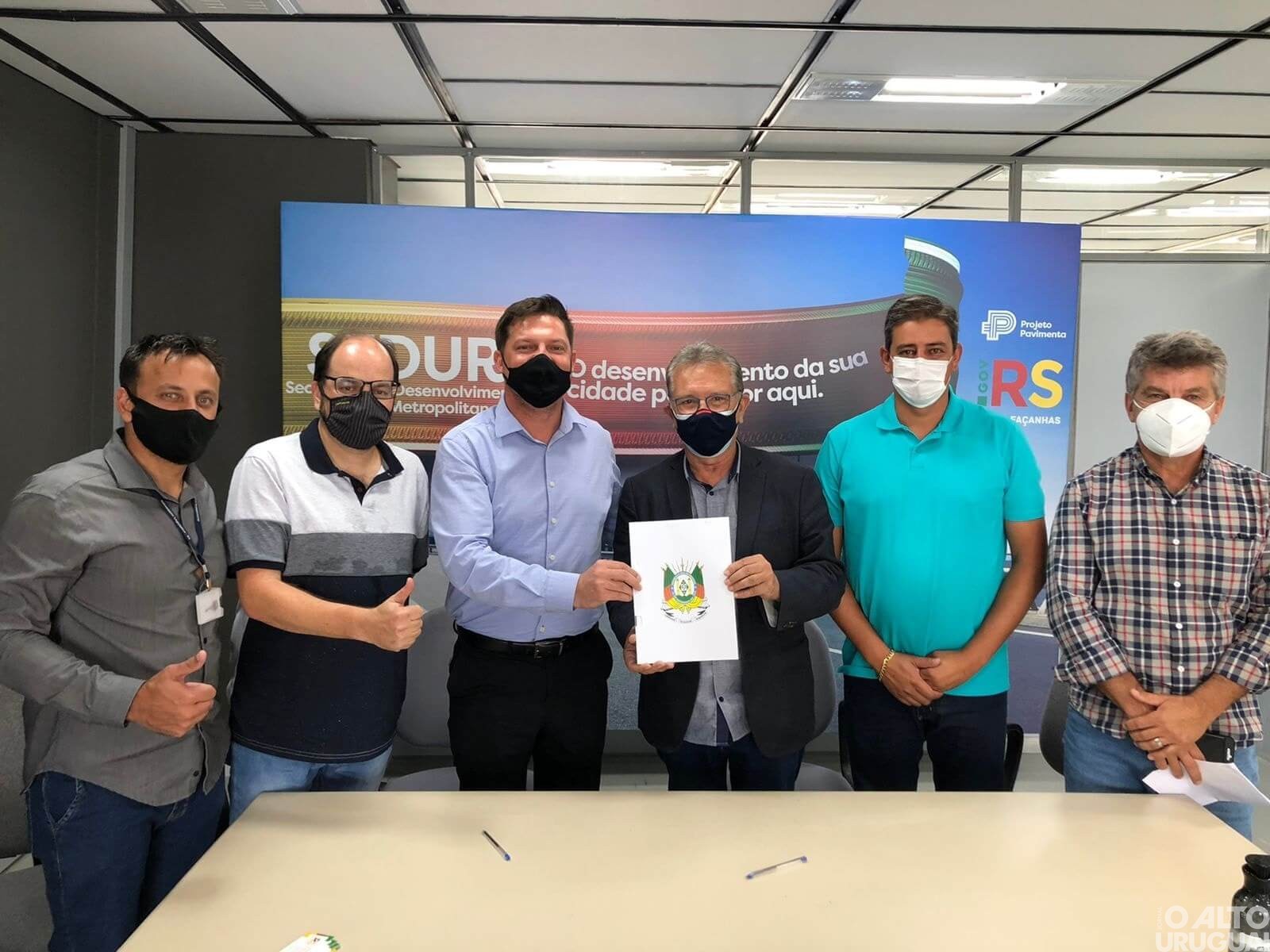 Seberi: prefeito Adilson Balestrin assina convênio do Pavimenta RS