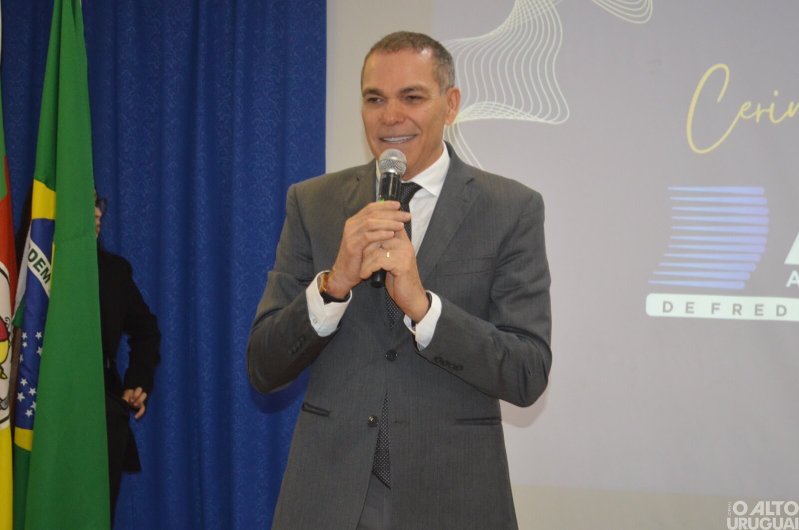 Novos membros da diretoria da AEFW são empossados