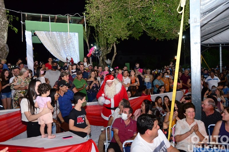 Programação de Natal reúne famílias em Caiçara