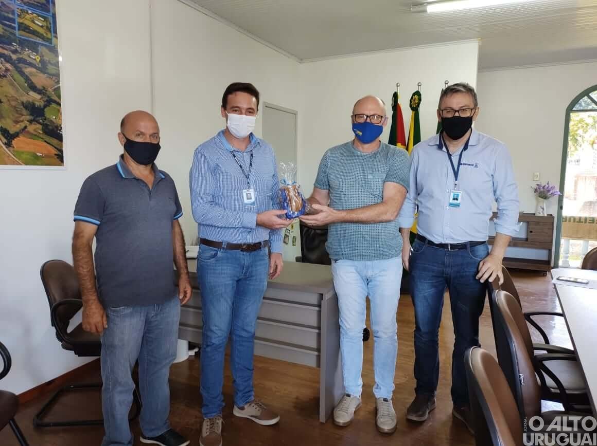 Pinheirinho do Vale: Executivo e Emater planejam ações para atender demandas do município