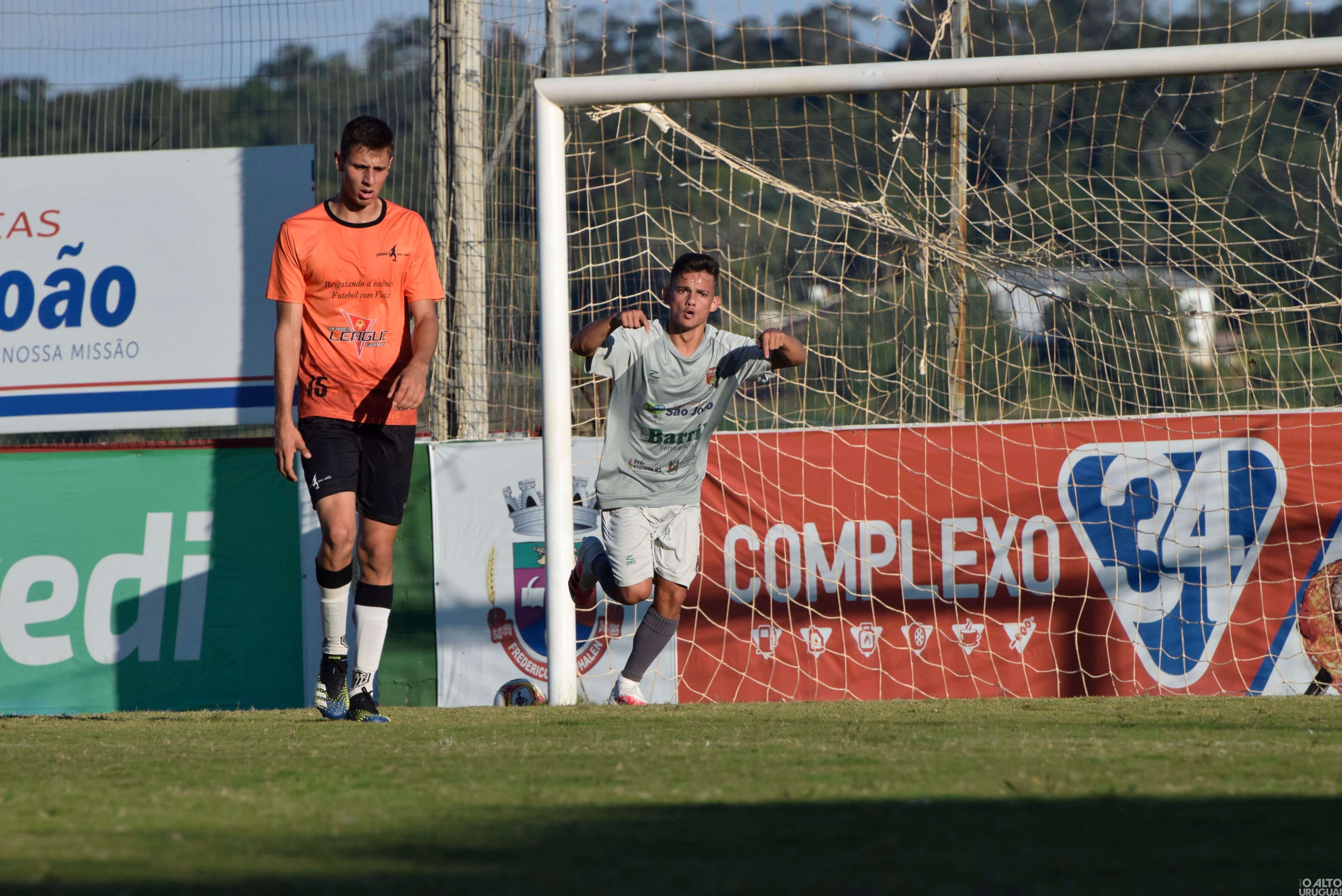 Elenco sub-20 do União-FW vence amistoso contra TAC