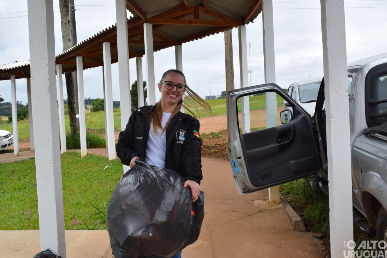 DTG Vaqueano Blau Nunes entrega alimentos a entidades de FW