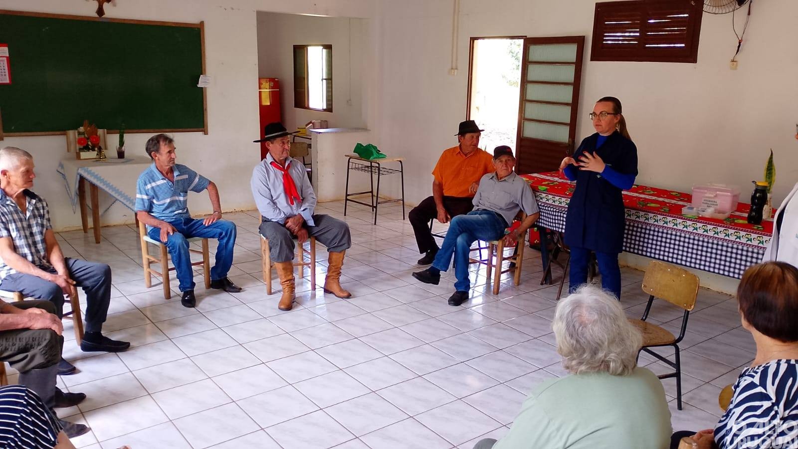 Caiçara realiza ações do Setembro Amarelo com grupos da terceira idade