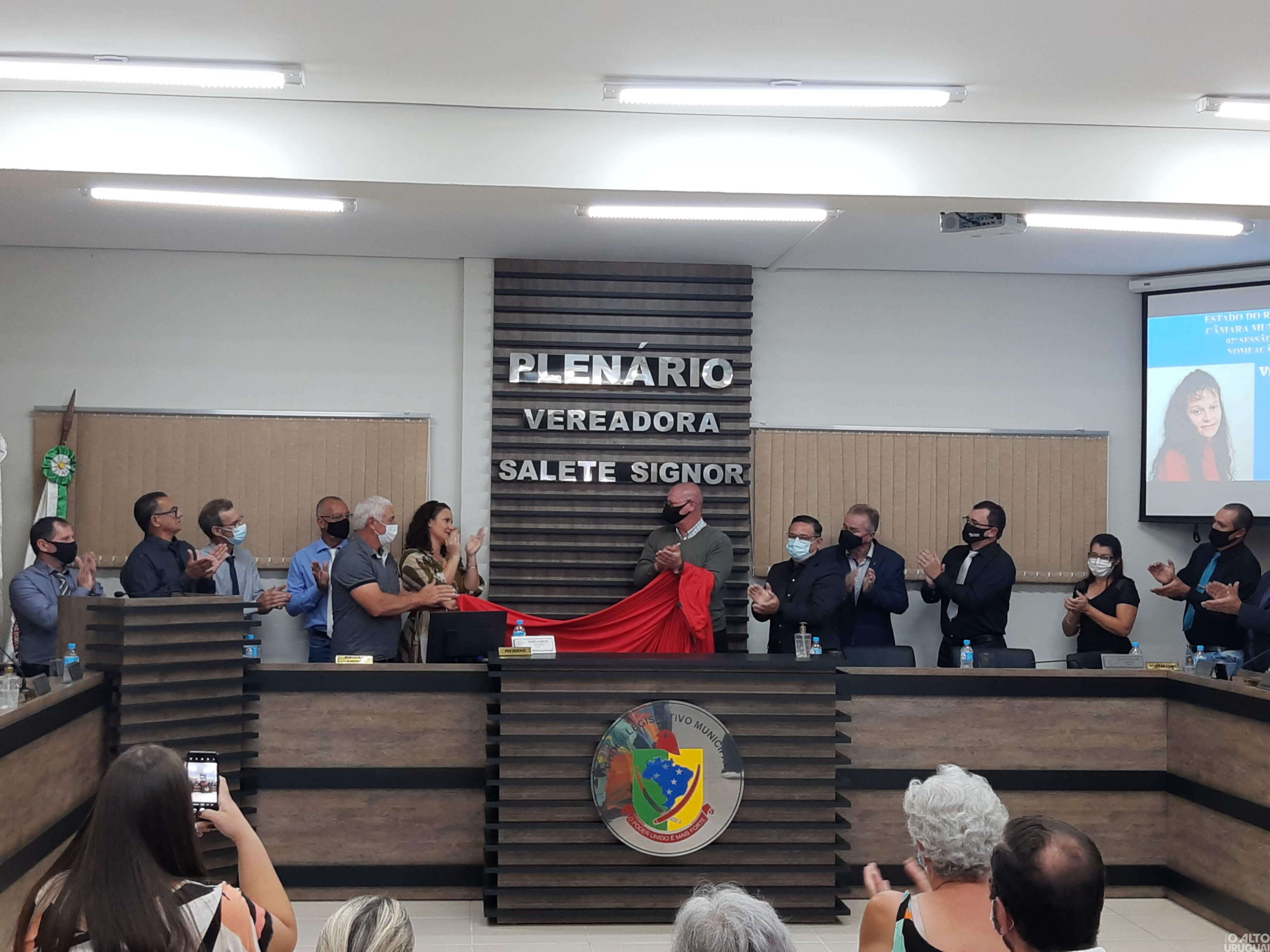 Câmara de Vereadores de Pinhal inaugura novo plenário