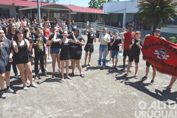 Bandas da Escola Cardeal Roncalli conquistam cinco títulos de campeãs e três de vice-campeãs em SC