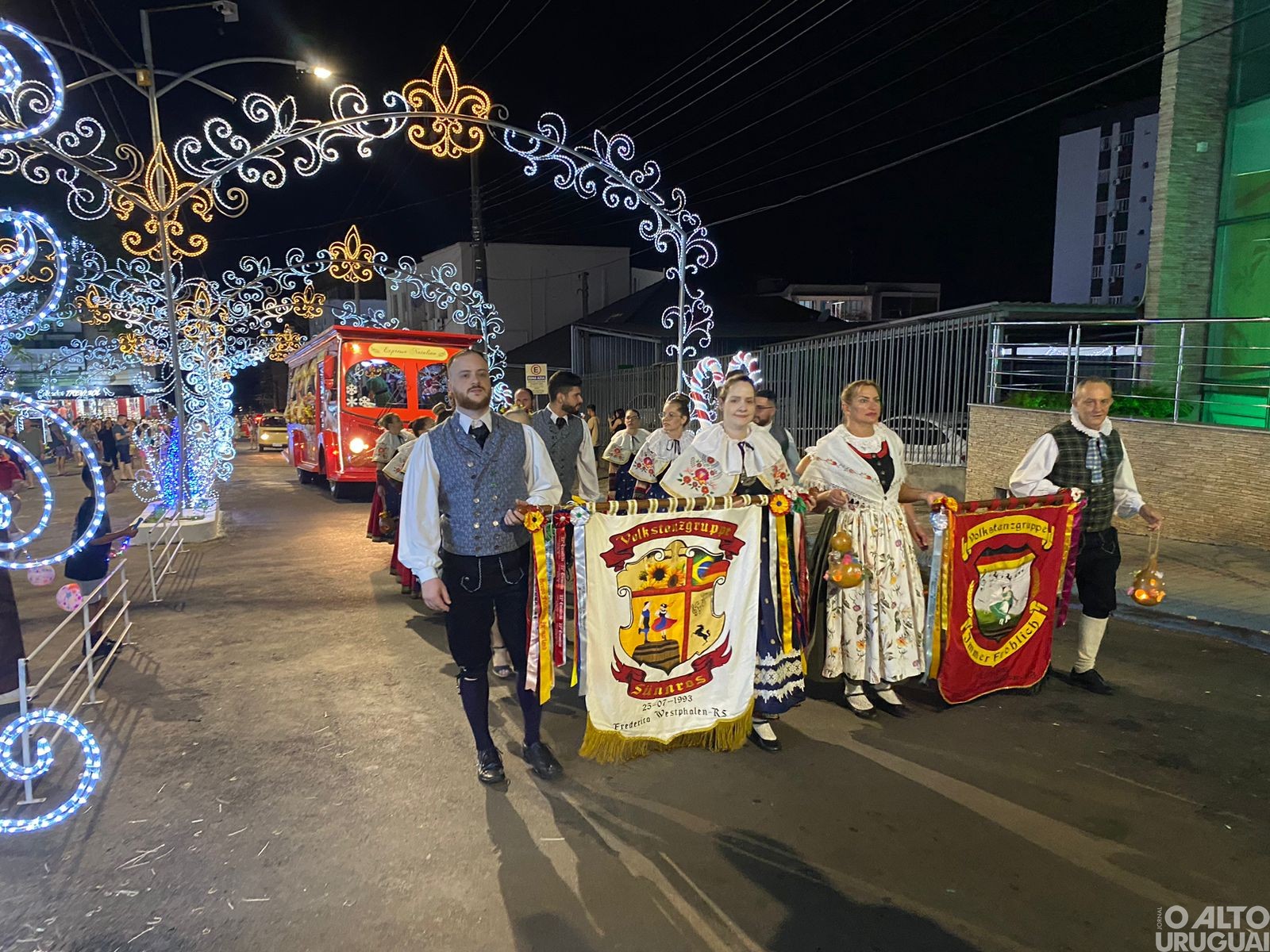 Marcha dos Archotes emociona público no Frederico em Luz