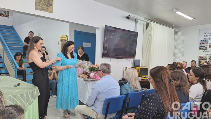 20ª CRE se despede da coordenadora Jô do Carmo