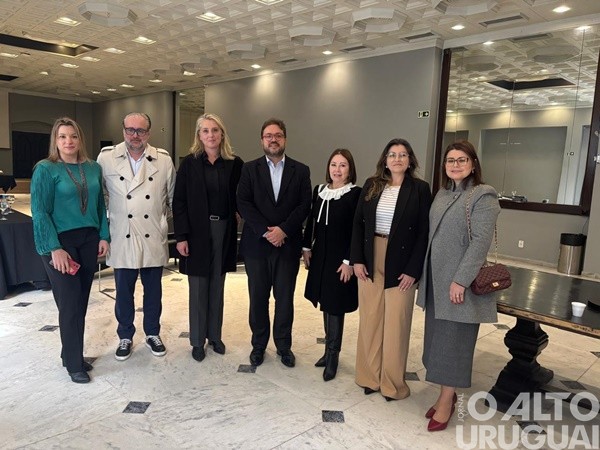 Encontro entre ADI Multimídia e Cremers debate aproximação entre as entidades