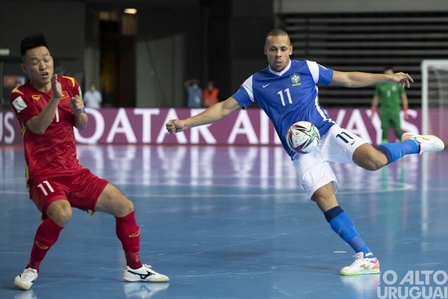 Seleção brasileira atropela Vietnã na estreia da Copa do Mundo de Futsal