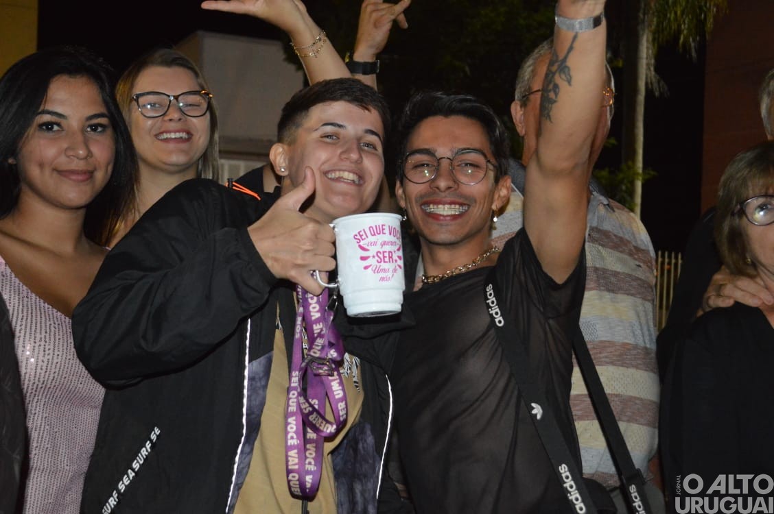 Desfile de rua do Carnaval Regional de Iraí reúne grande público