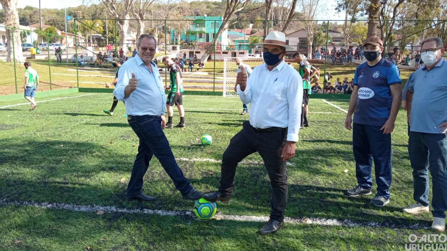 Erval Seco: Praça do Imigrante conta com nova quadra esportiva