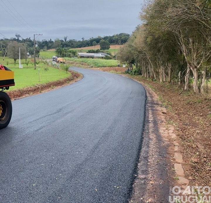 Prefeitura inicia pavimentação de 3,5 km na Estrada Santo Caeran