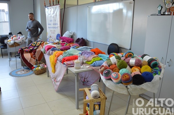 Tricolã promove workshop de tricô e crochê em FW