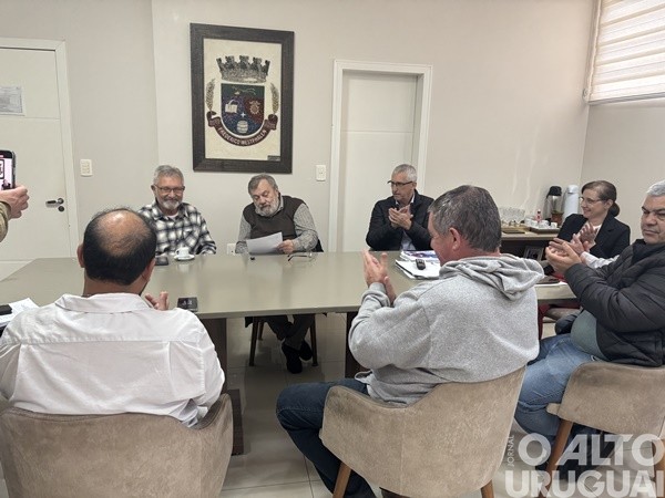 Deputado Luiz Carlos Busato visita FW e repassa emenda de R$ 330 mil ao município