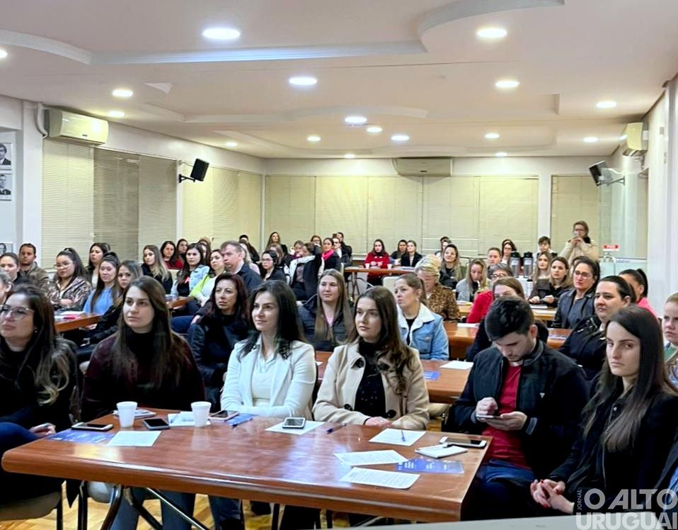 Curso de Etiqueta Profissional é realizado pela Associação Empresarial ACI/CDL