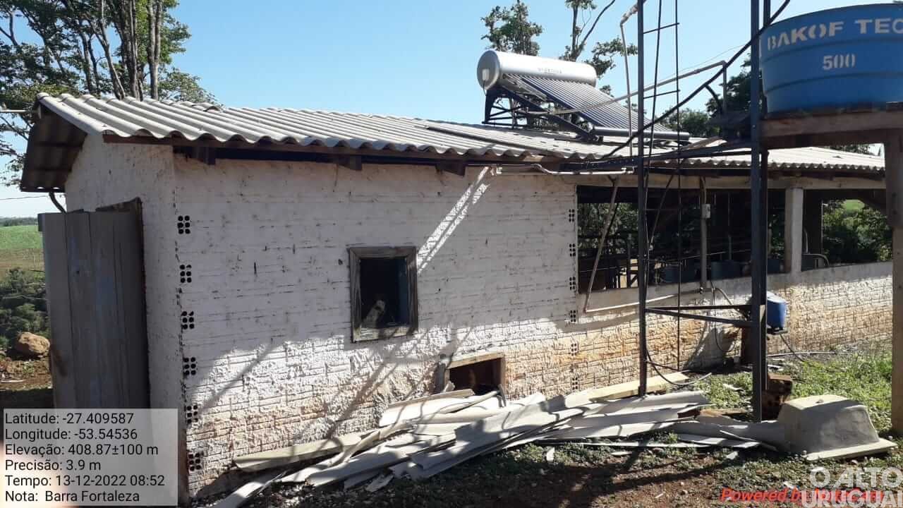 Ventos fortes causam estragos na região