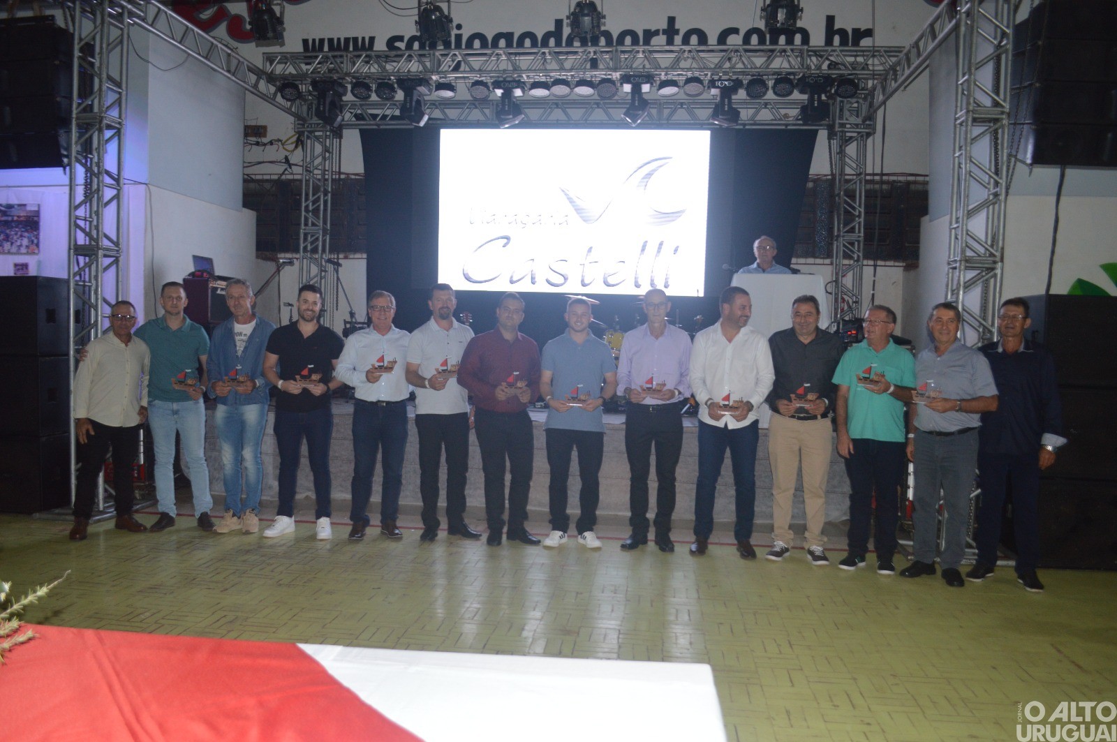 Centenas de pessoas participam das comemorações dos 100 anos de São João do Porto