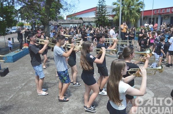Bandas da Escola Cardeal Roncalli conquistam cinco títulos de campeãs e três de vice-campeãs em SC