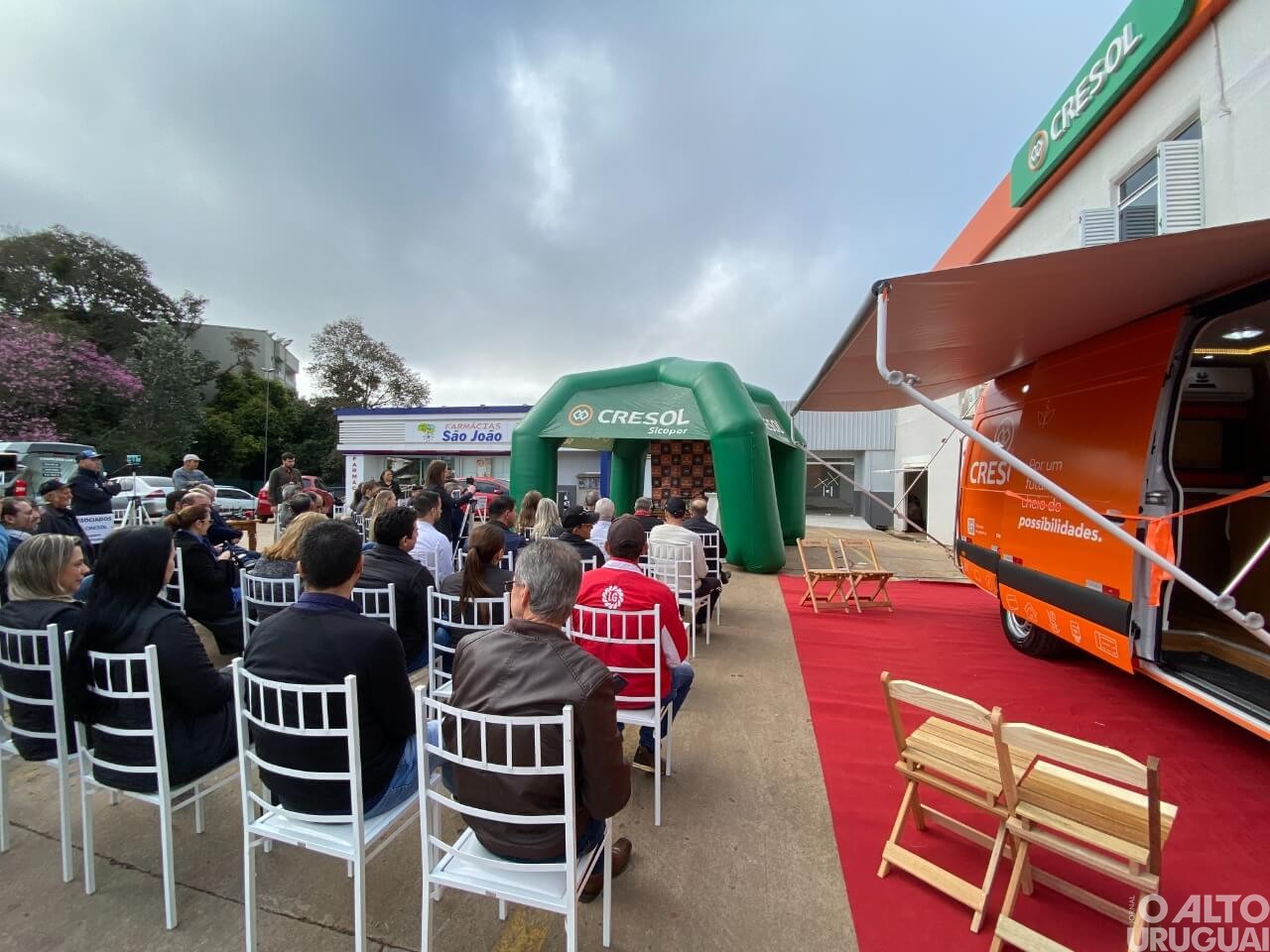 Cresol lança primeira agência móvel da instituição