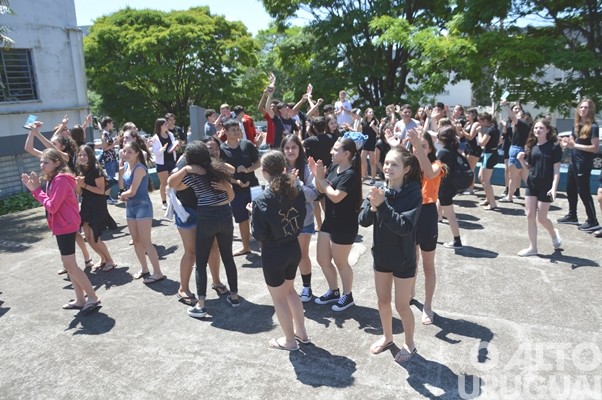 Bandas da Escola Cardeal Roncalli conquistam cinco títulos de campeãs e três de vice-campeãs em SC