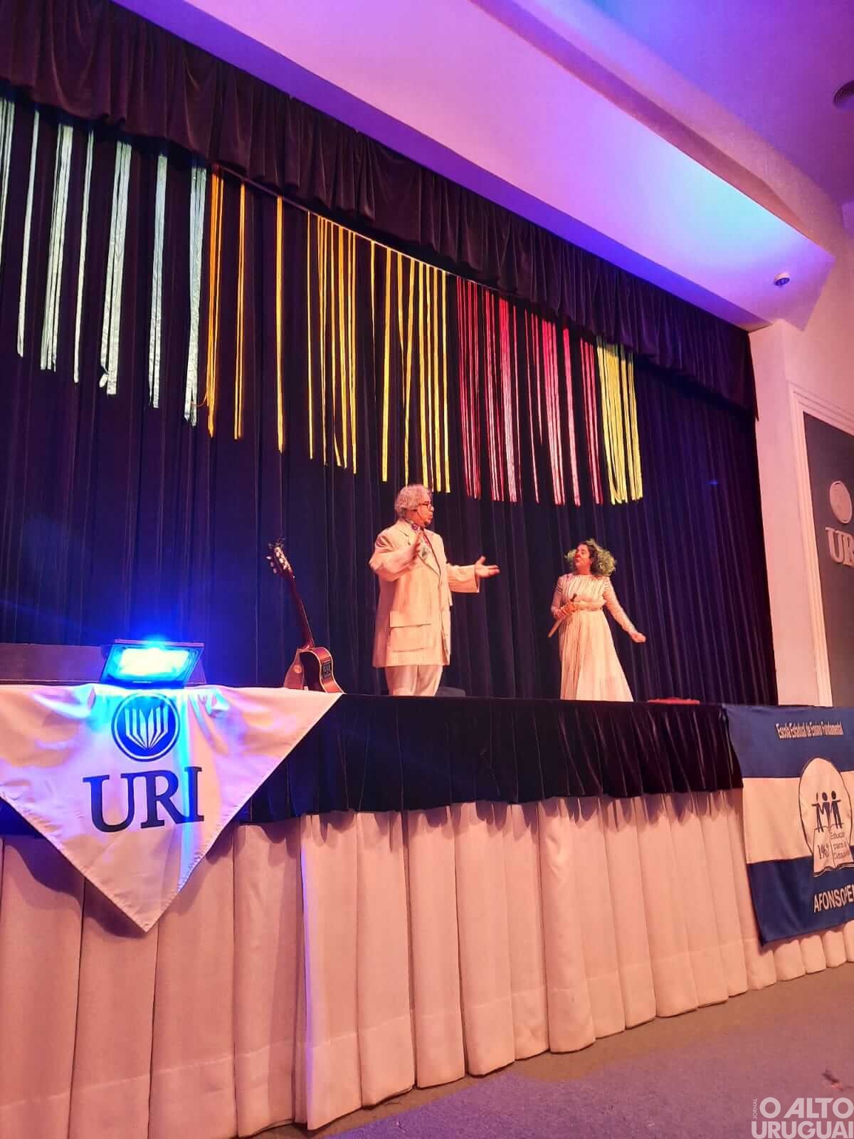 Escola Afonso Pena promove peça teatral comemorativa aos seus 60 anos